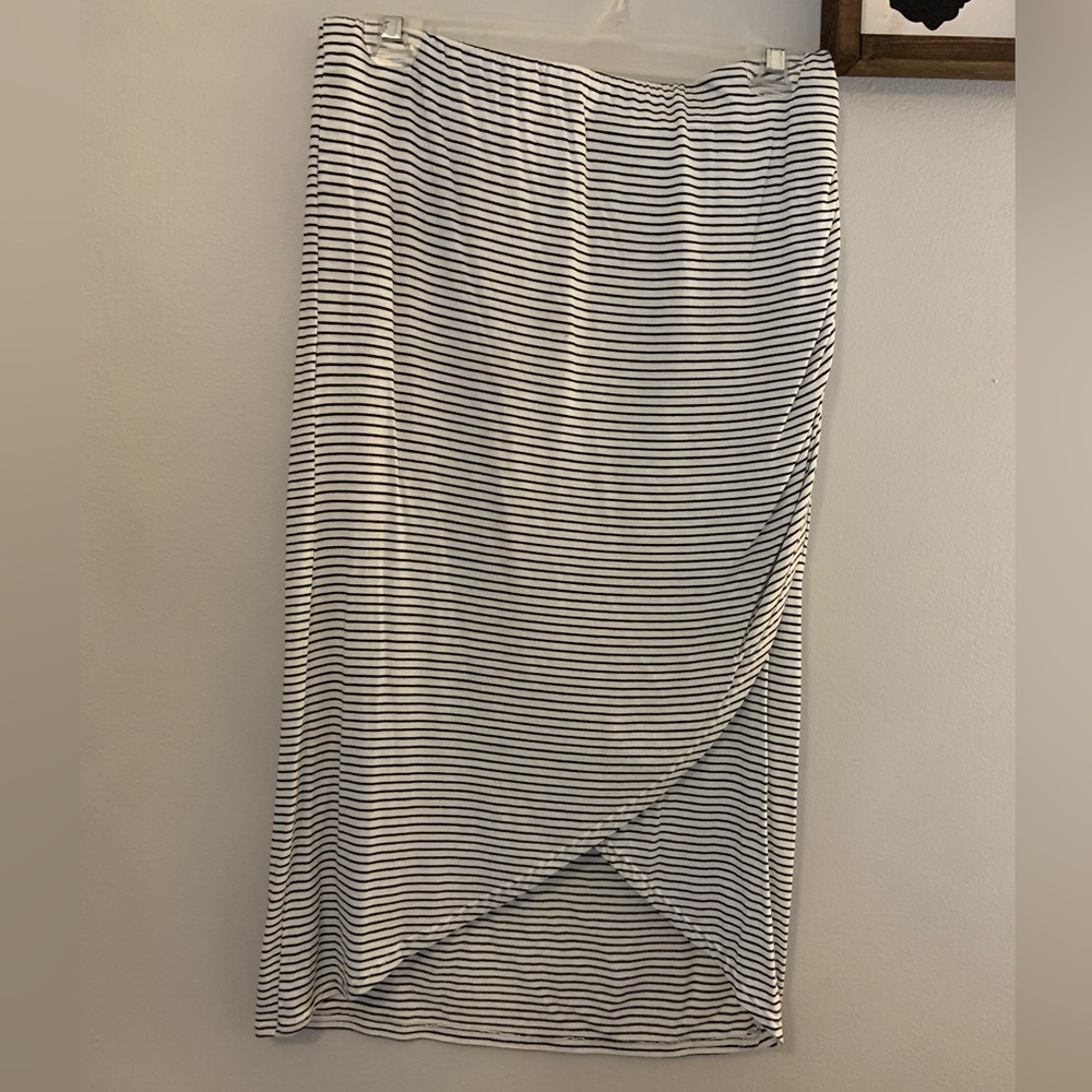 Max studio skirt size S